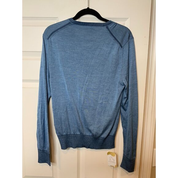 Tom Ford Light Blue Silk Thin Knit V-Neck Sweater, Size M (48) - Picture 3 of 4
